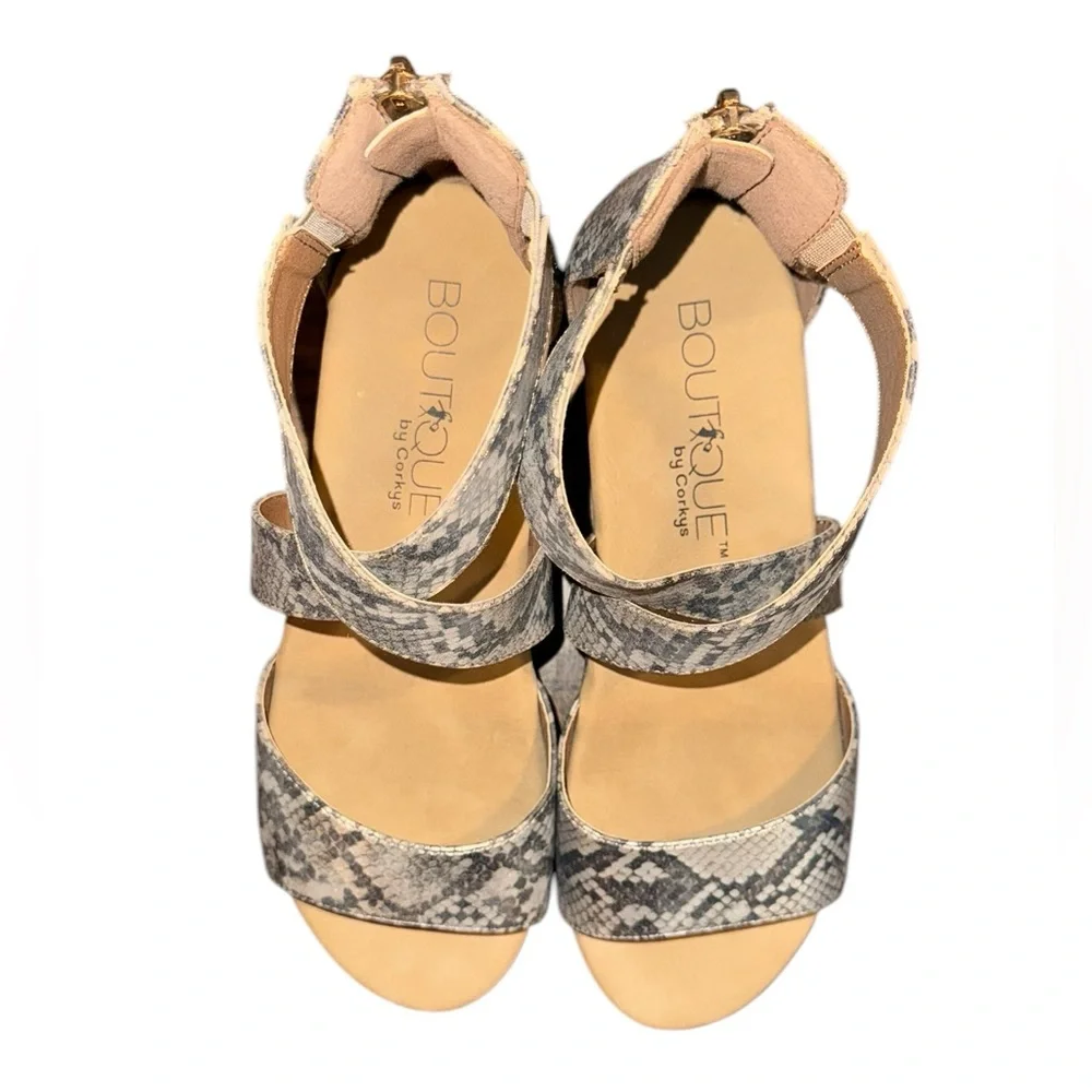 Corkys Fay Taupe Snake Print Wedge Sandals Women’s Size 8 - Picture 7 of 9